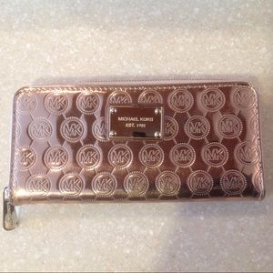 Michael Kors rose gold wallet